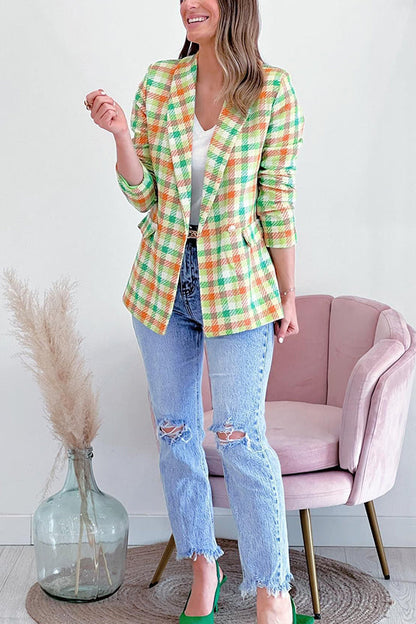 Effortlessly Elegant Jacket with a Timeless Design