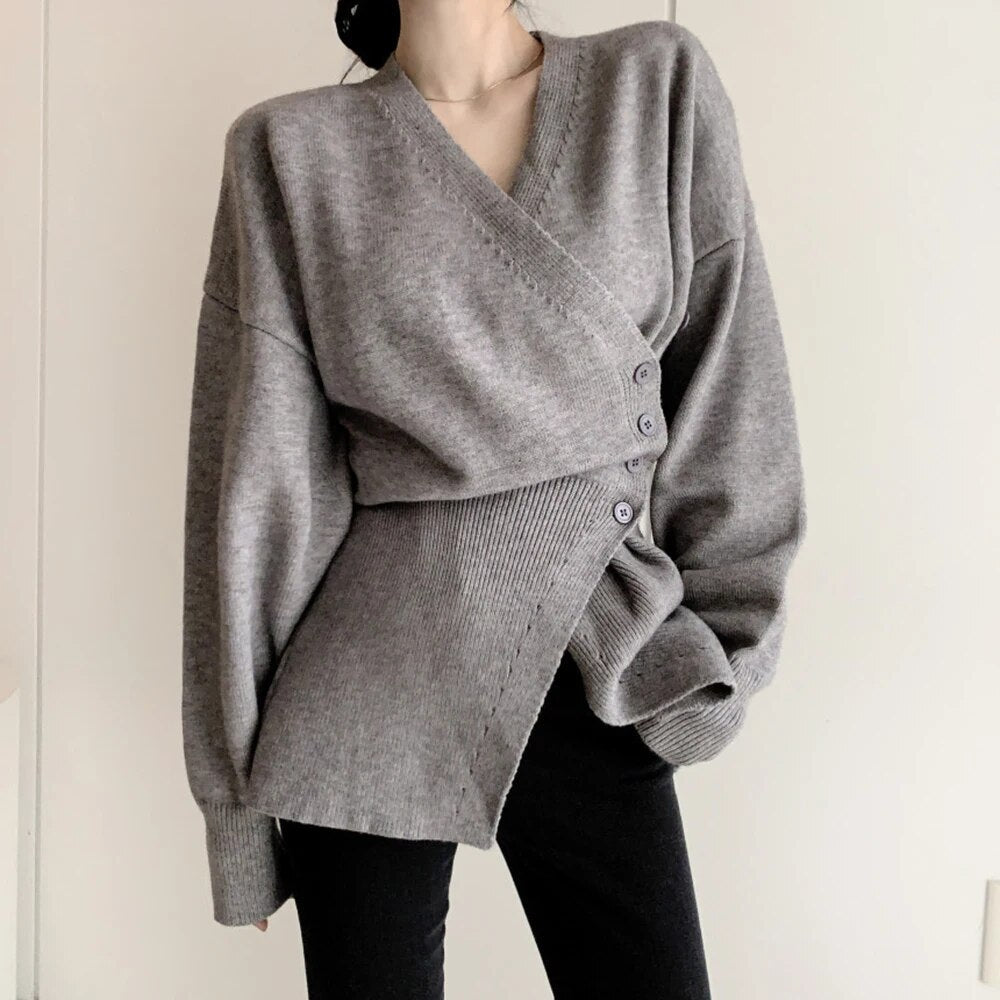 Well Tailored Sweater with a Graceful Silhouette