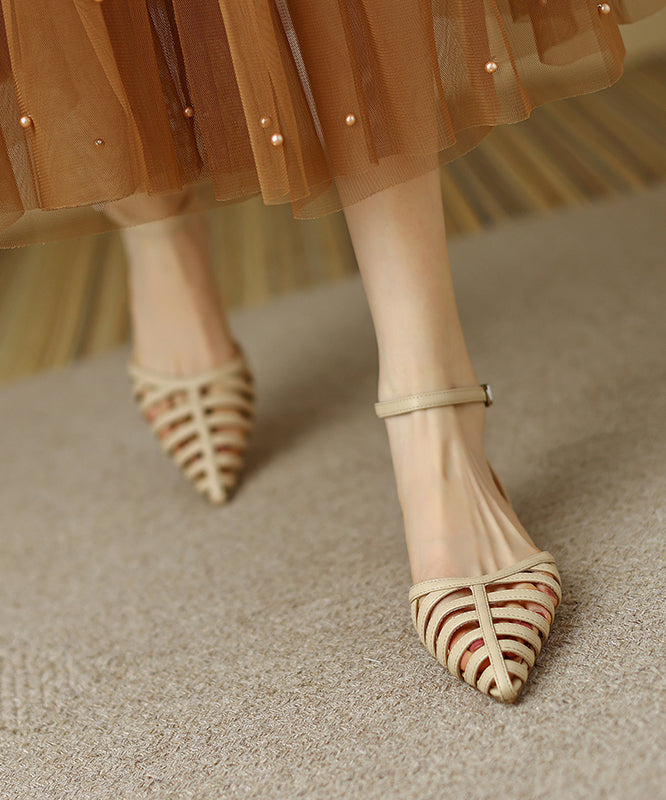 Effortlessly Elegant Sandals with a Timeless Design