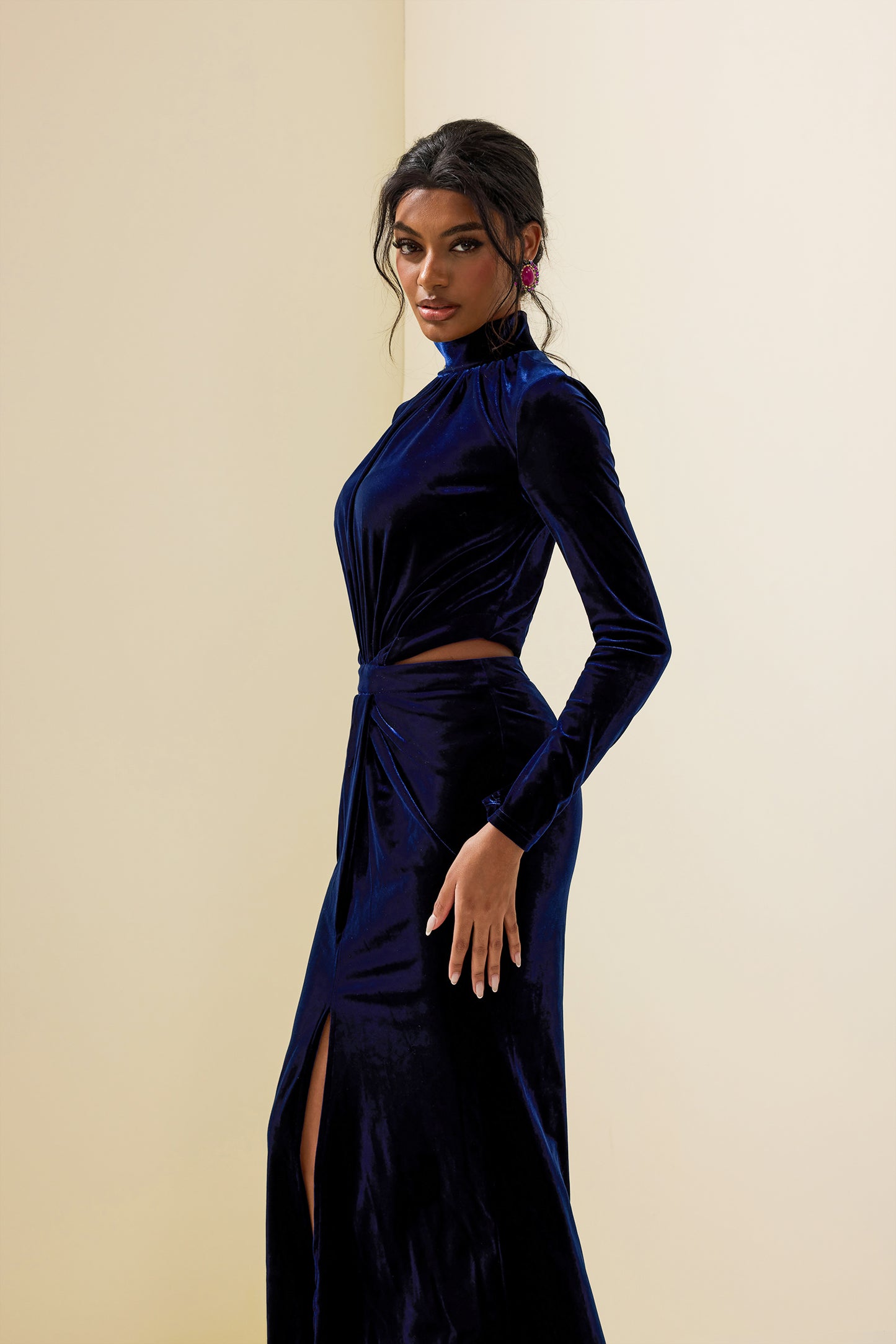 Classic Vintage Dress with a Flattering Fit