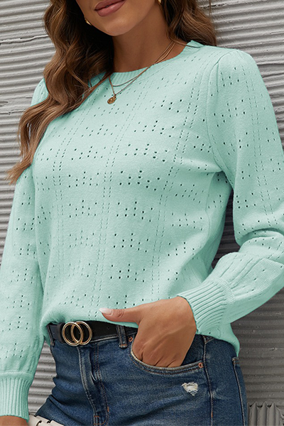 Well Tailored Top with a Graceful Silhouette