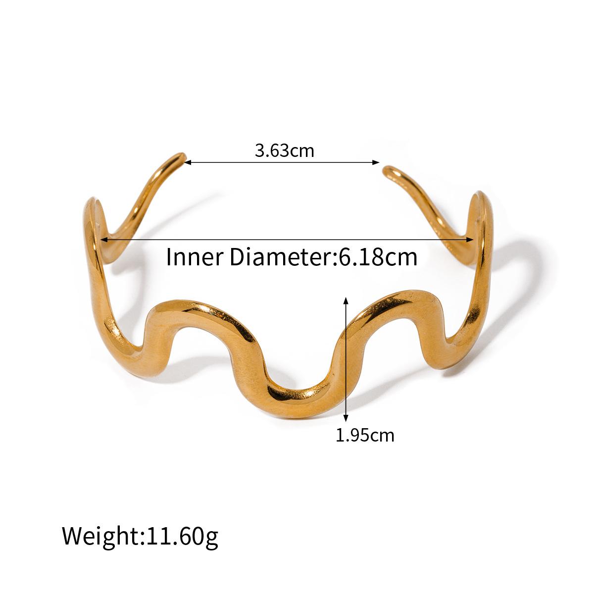 Beautifully Finished Garment in a Timeless Design