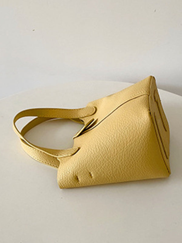 Well Tailored Bag with a Graceful Silhouette