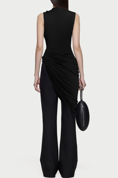 Well Tailored Top with a Graceful Silhouette