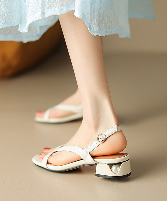 Well Tailored Sandals with a Graceful Silhouette