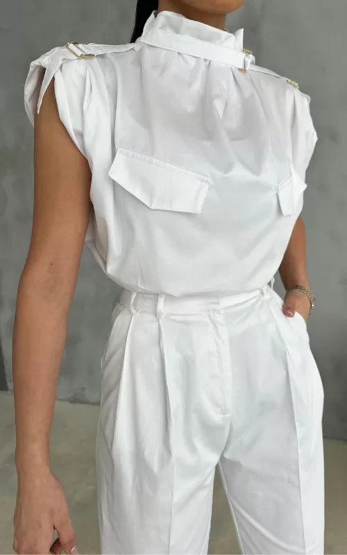 Effortlessly Elegant Garment with a Timeless Design
