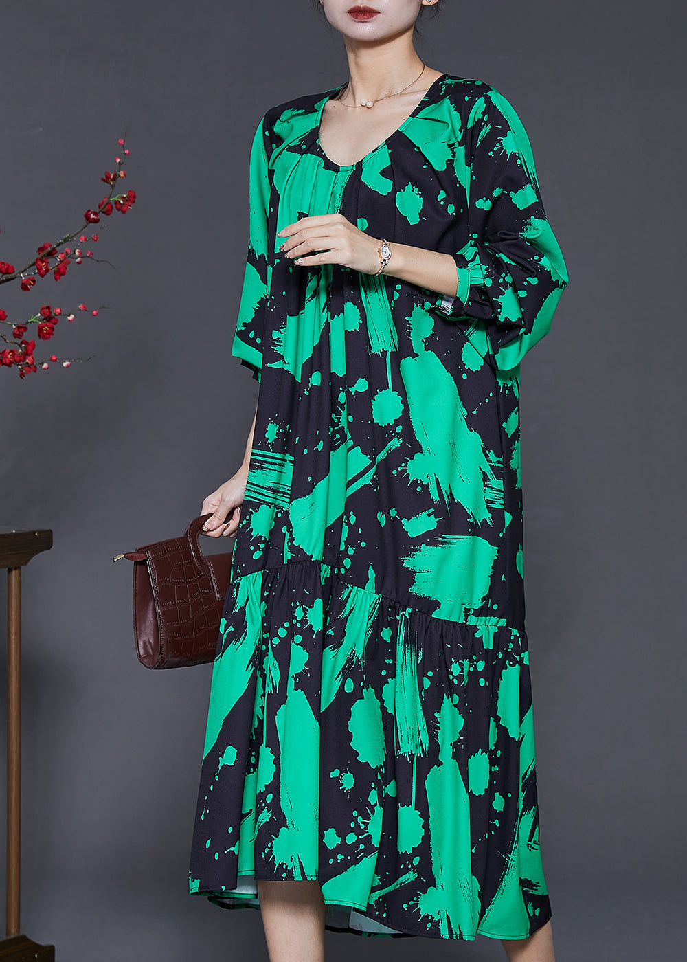Classic Vintage Dress with a Flattering Fit