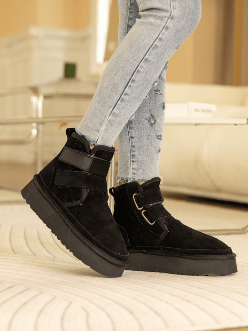 Well Tailored Boots with a Graceful Silhouette