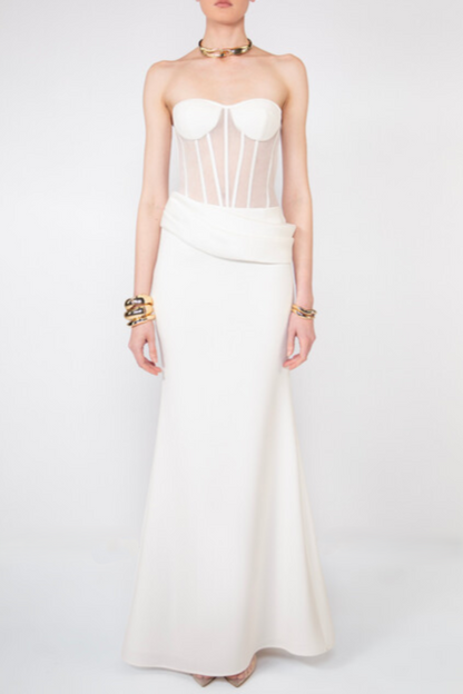 Well Tailored Garment with a Graceful Silhouette