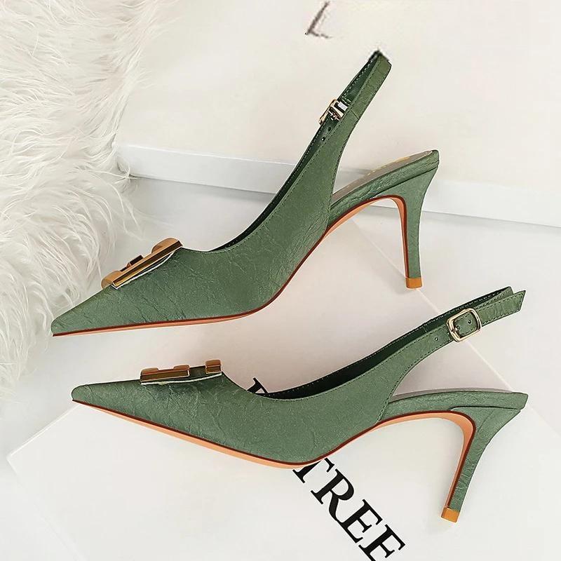 A Vintage Style Heels with Delicate Timeless Details