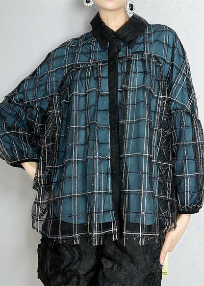 Classic Vintage Shirt with a Flattering Fit