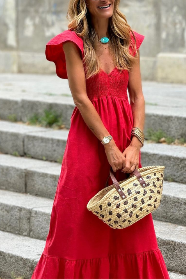 Well Tailored Dress with a Graceful Silhouette