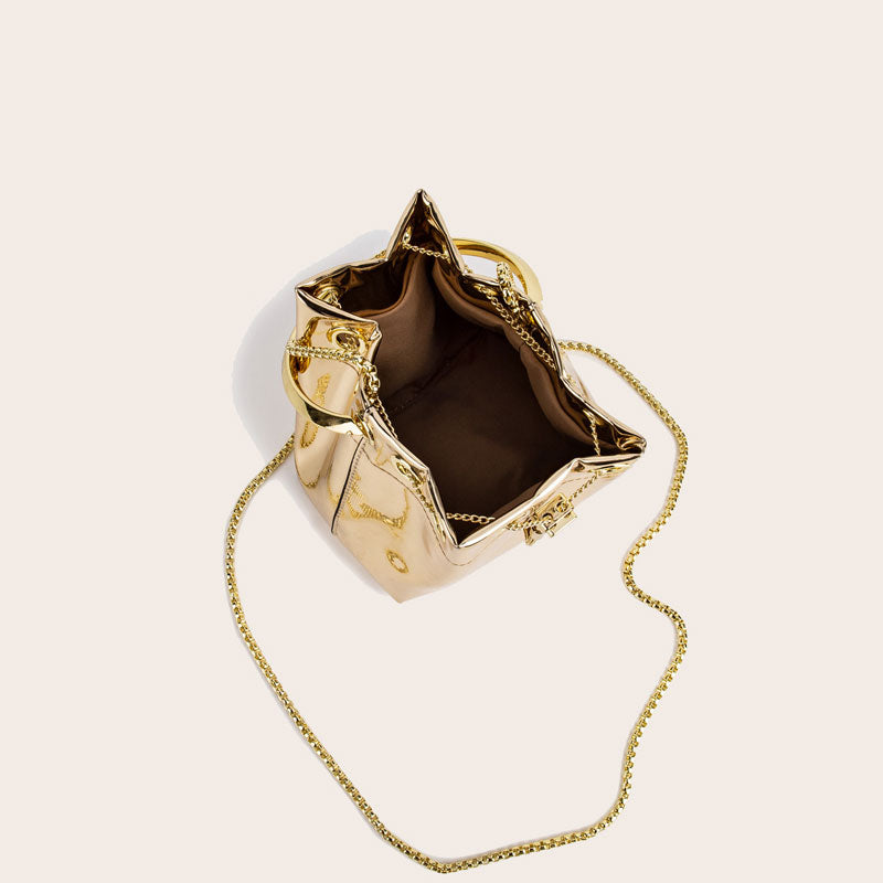 Beautifully Finished Bag in a Timeless Design