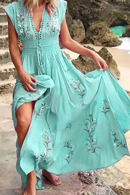 Beautifully Finished Dress in a Timeless Design