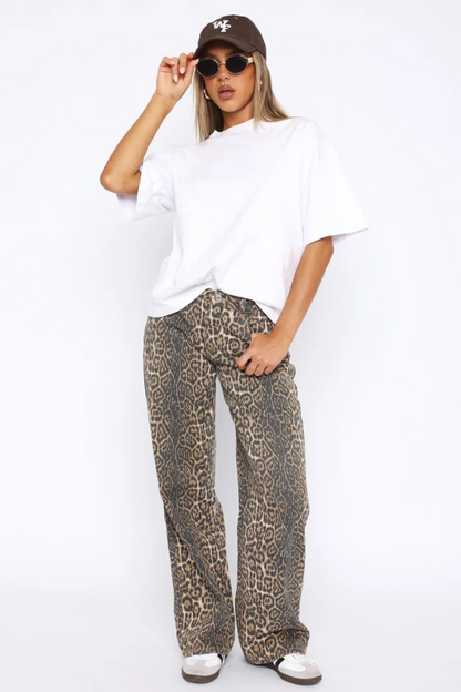 Effortlessly Elegant Garment with a Timeless Design