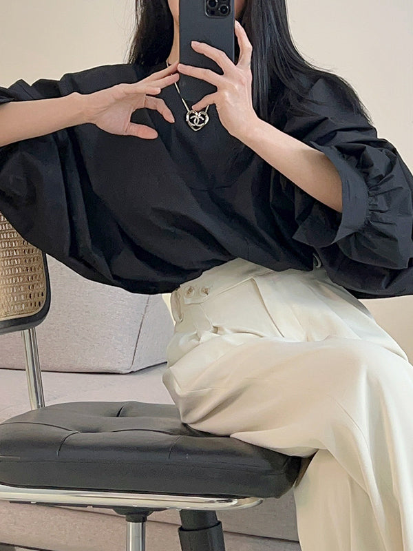 Well Tailored Blouse with a Graceful Silhouette