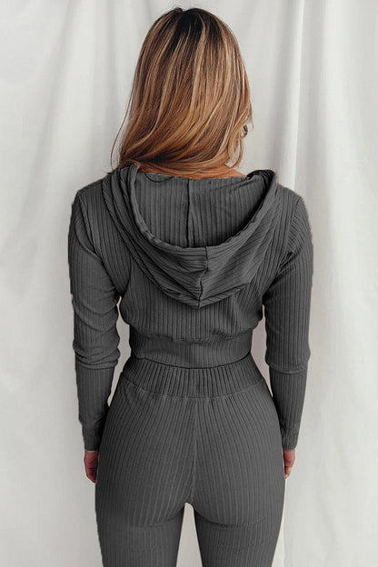 Well Tailored Pants with a Graceful Silhouette
