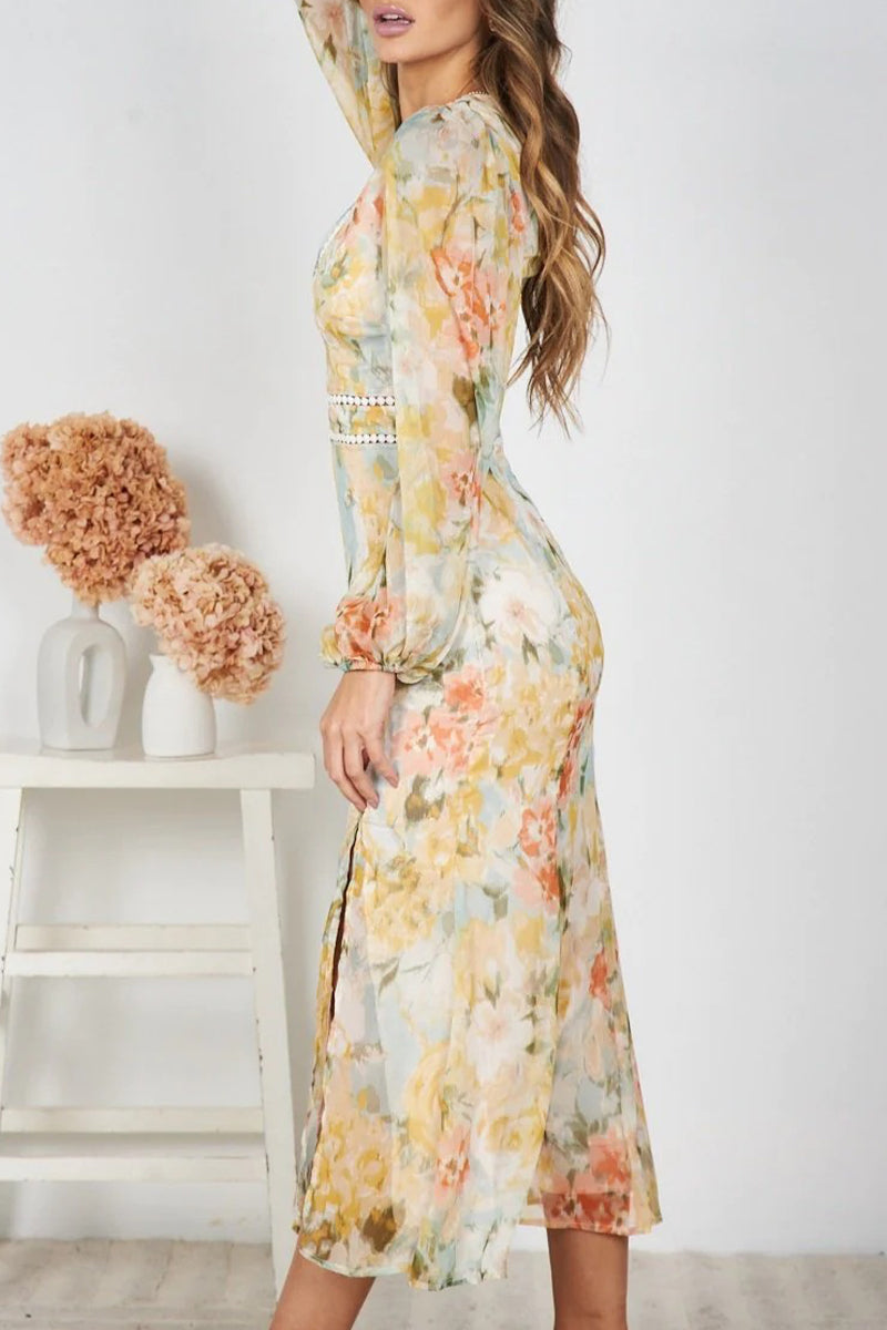 Classic Vintage Dress with a Flattering Fit