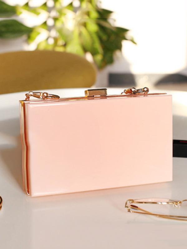 Sophisticated Bag with a Clean Classic Look