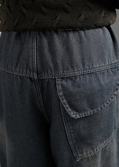 Effortlessly Elegant Pants with a Timeless Design