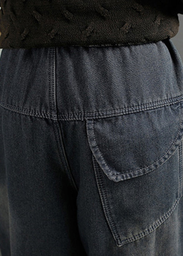 Effortlessly Elegant Pants with a Timeless Design