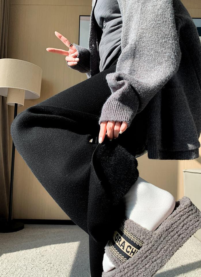 Sophisticated Pants with a Clean Classic Look