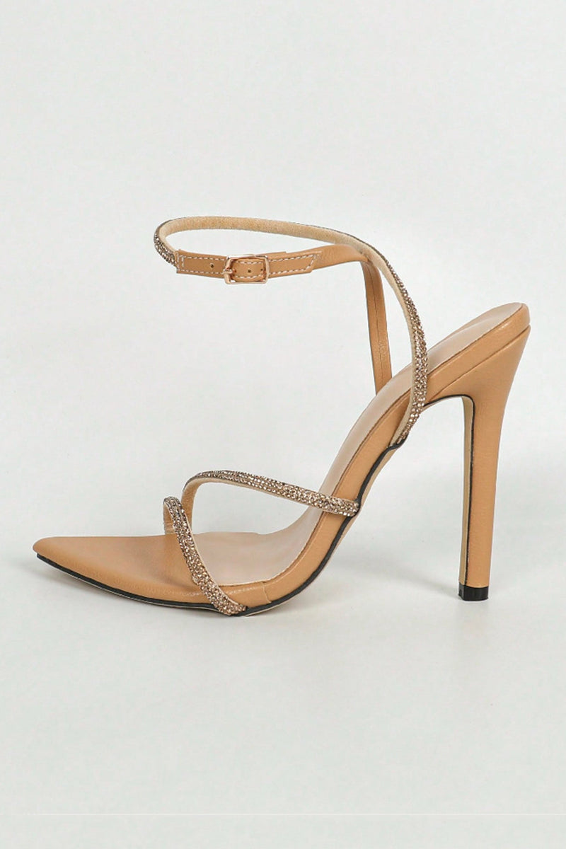Effortlessly Elegant Heels with a Timeless Design