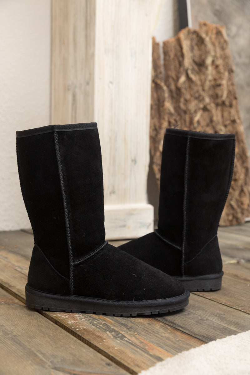 Polished Boots with an Effortless Classic Look