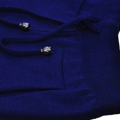 Classic Vintage Sweater with a Flattering Fit