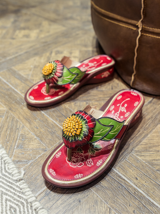 Effortlessly Elegant Sandals with a Timeless Design