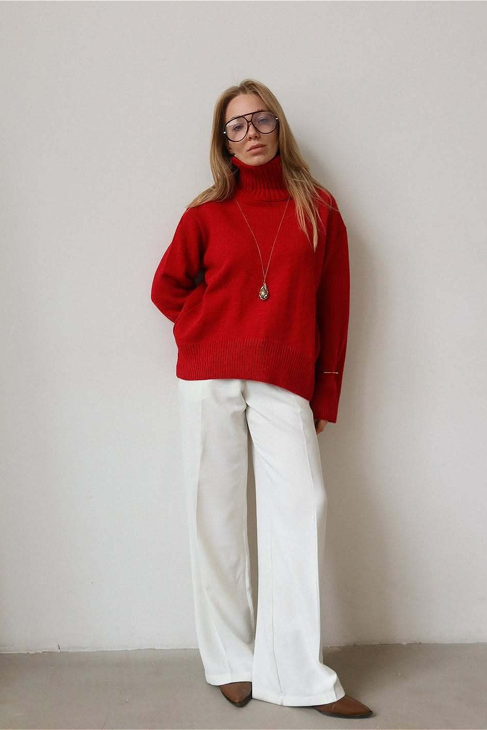 Beautifully Finished Sweater in a Timeless Design