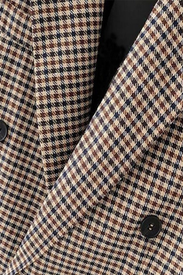 Effortlessly Elegant Garment with a Timeless Design