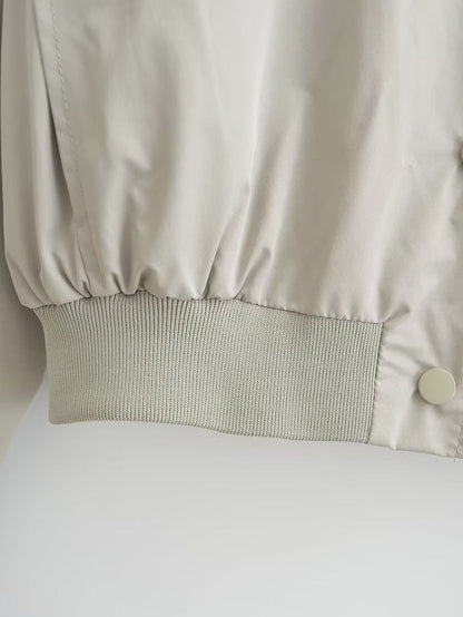 Effortlessly Elegant Jacket with a Timeless Design