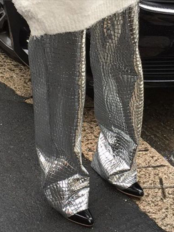 Sophisticated Trousers with a Clean Classic Look