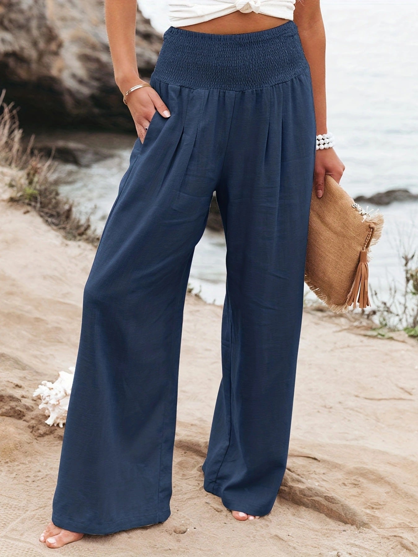 Well Tailored Trousers with a Graceful Silhouette