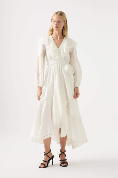 Gracefully Styled Dress for Any Occasion