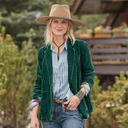 Polished Top with an Effortless Classic Look