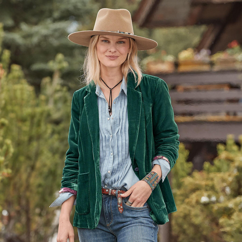 Polished Top with an Effortless Classic Look