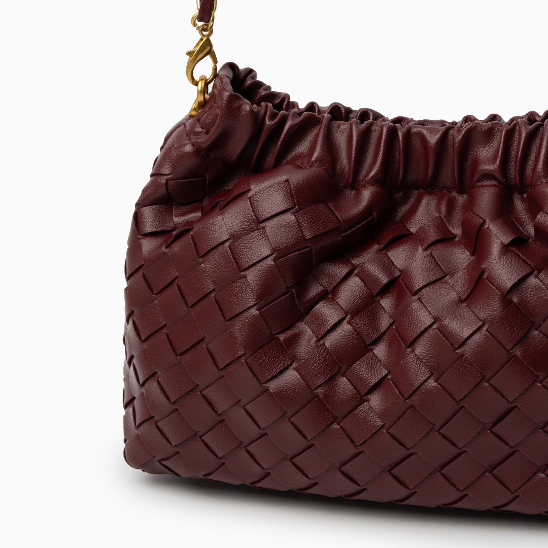 Polished Bag with an Effortless Classic Look