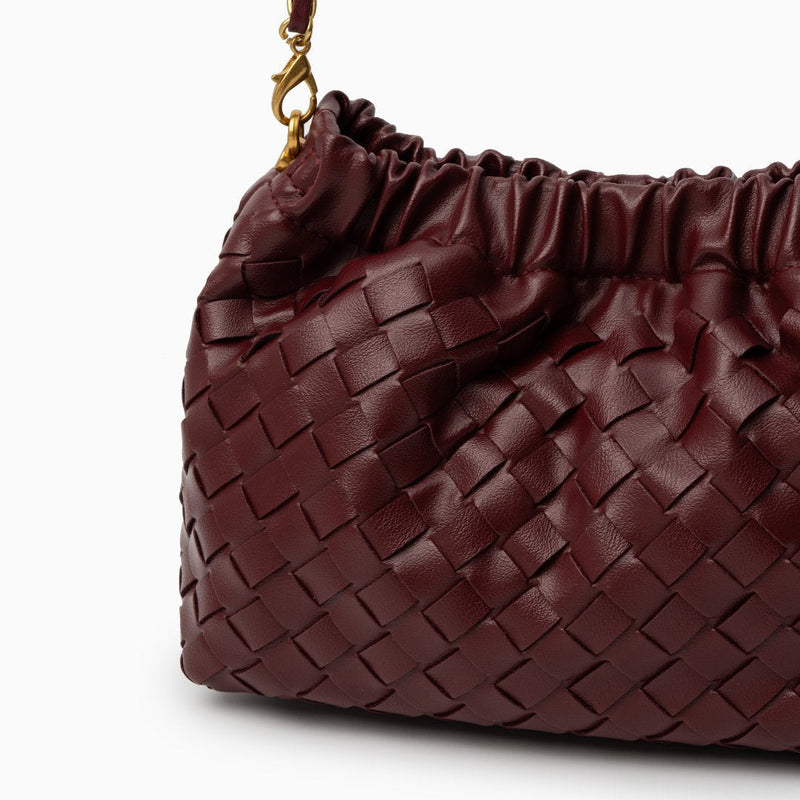Polished Bag with an Effortless Classic Look