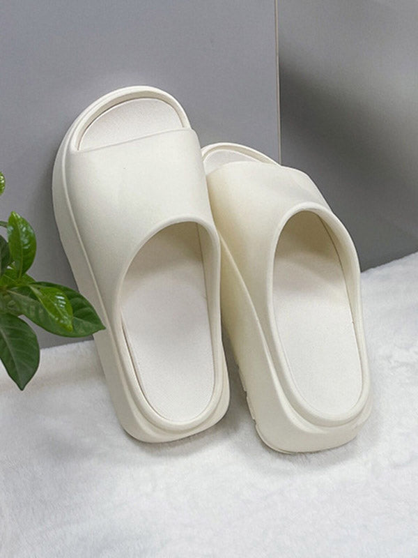 Well Tailored Shoes with a Graceful Silhouette