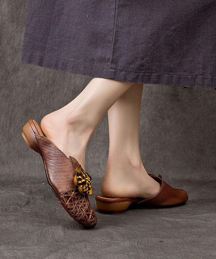Well Tailored Sandals with a Graceful Silhouette