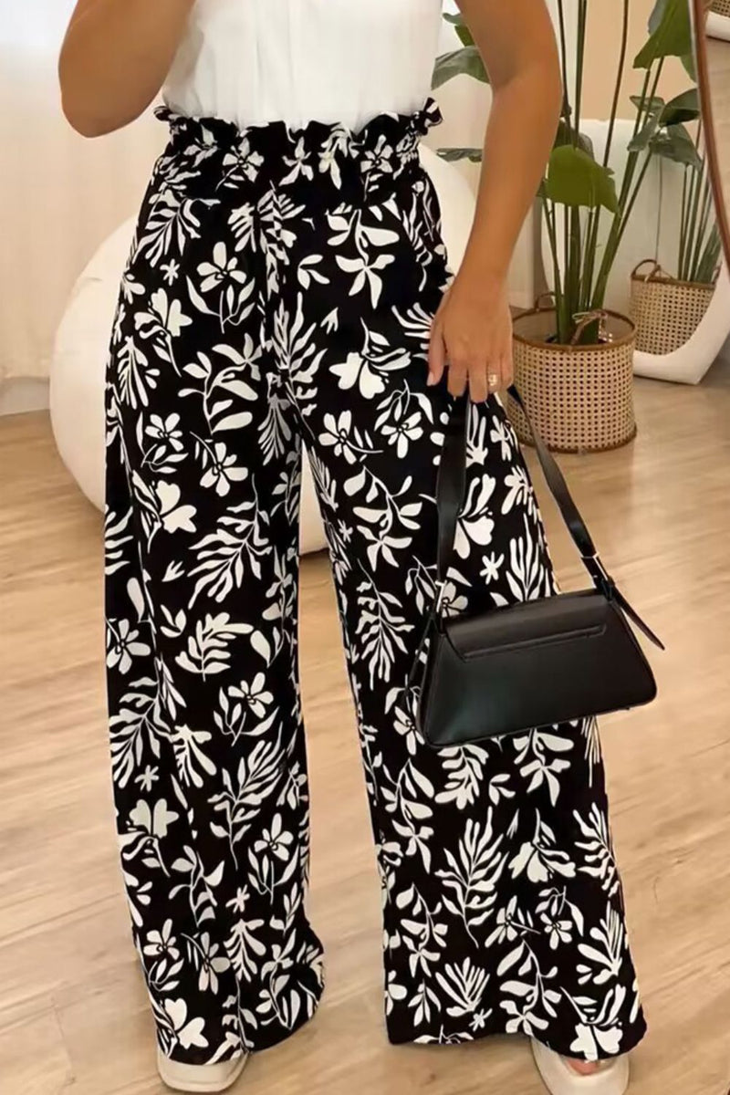 Effortlessly Elegant Pants with a Timeless Design