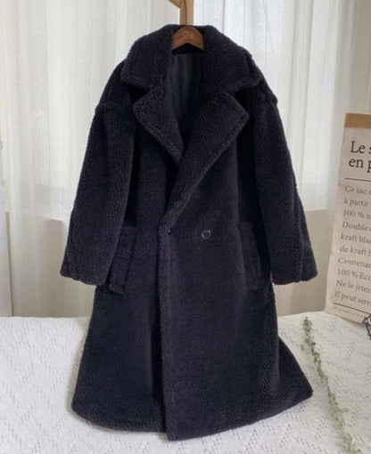 Elegantly Styled Coat for Everyday Wear