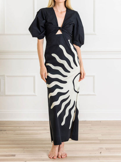 Effortlessly Elegant Dress with a Timeless Design