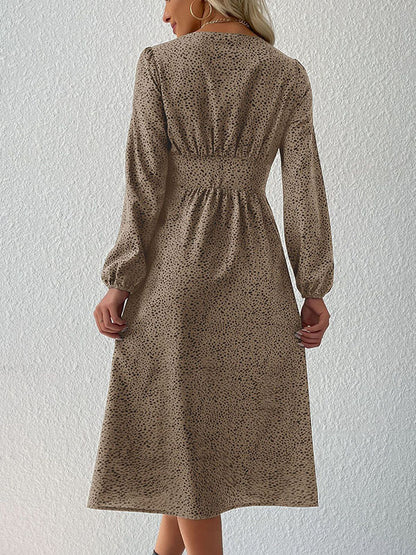 Gracefully Styled Dress for Any Occasion