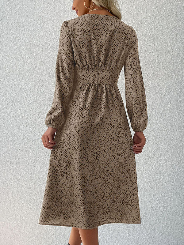 Gracefully Styled Dress for Any Occasion