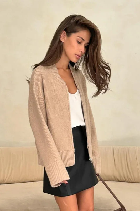 Well Tailored Cardigan with a Graceful Silhouette