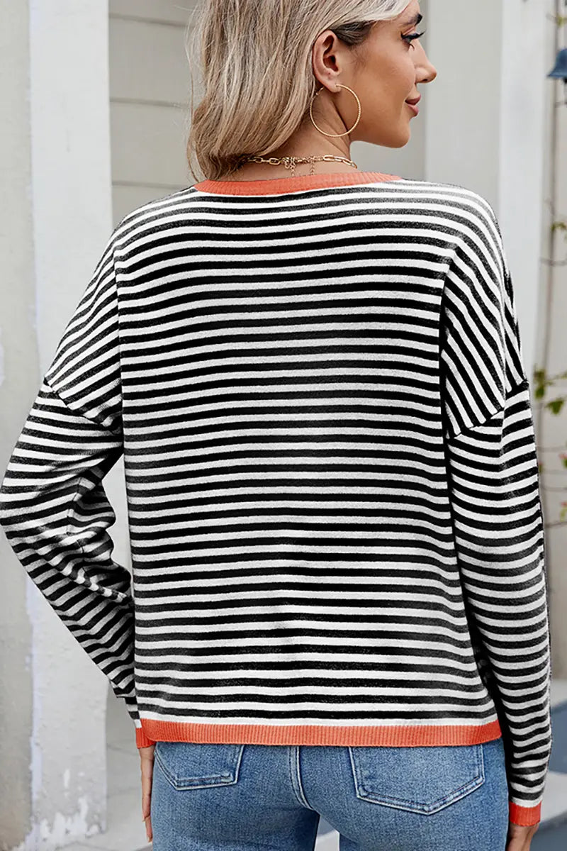 Classic Vintage Sweater with a Flattering Fit