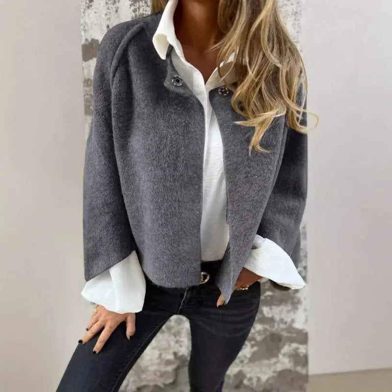 Effortlessly Elegant Coat with a Timeless Design